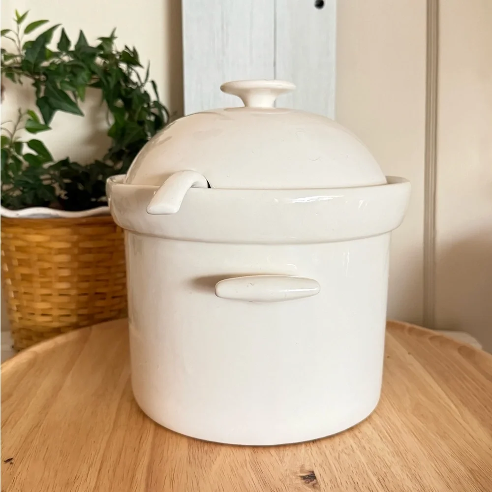 Vintage Ironstone Covered Soup Tureen, 1 gallon, with Ladle, Ivory - Picture 7 of 13